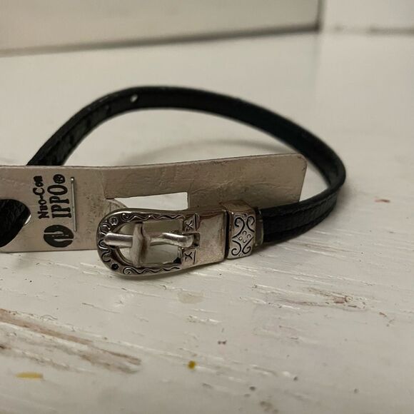 NWT! 9” Nuo Cen unisex 0.25” wide black leather adjustable buckle clasp braceet - Picture 8 of 10